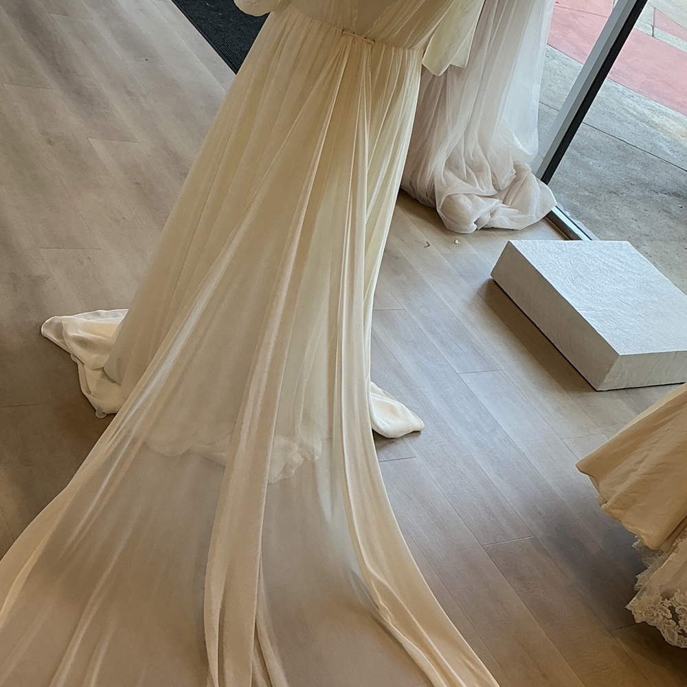 Long sleeve modest wedding dress white. Modest wedding dress long - Picture 7 of 7